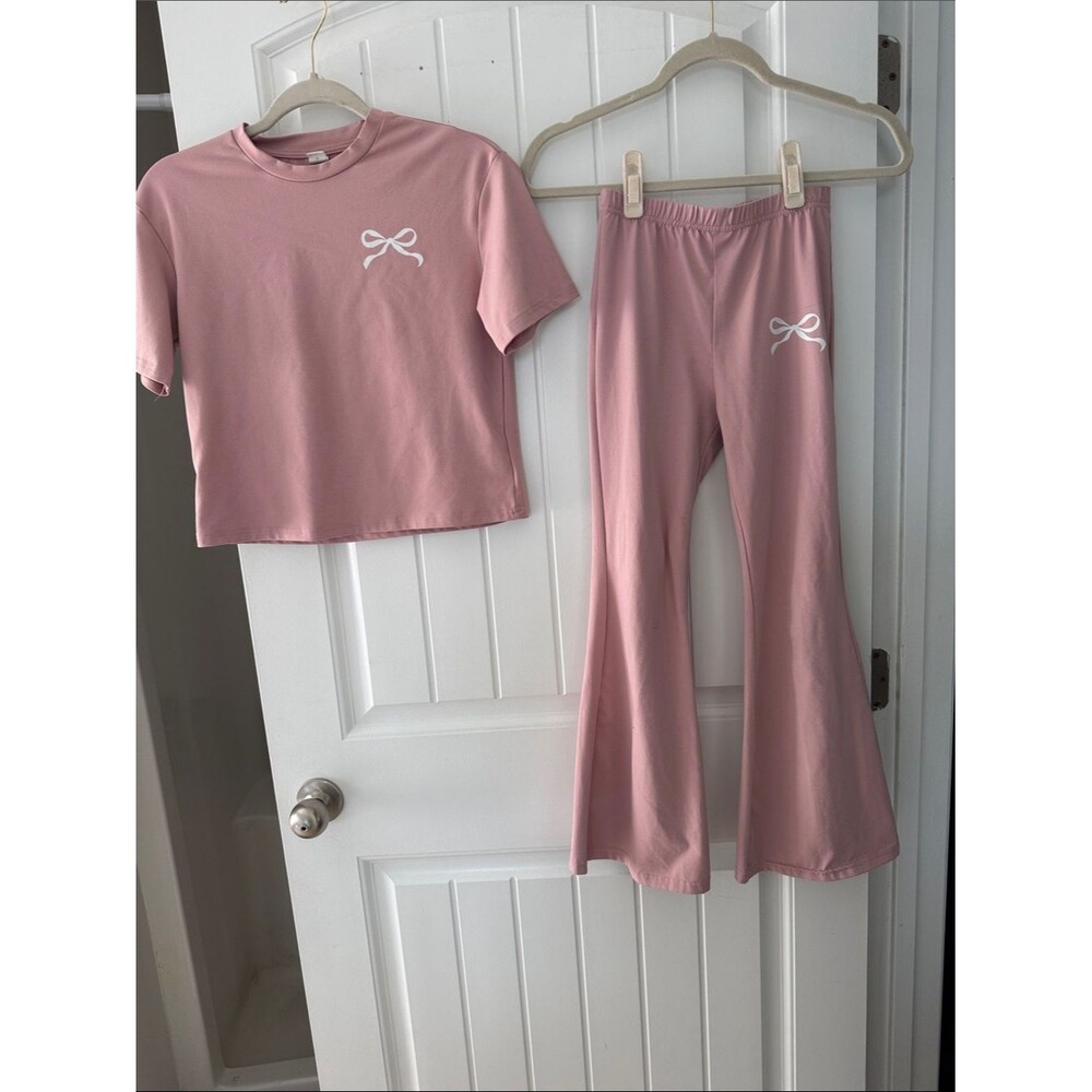 SHEIN Dusty Rose Short-Sleeve Tee with White Bow Graphic